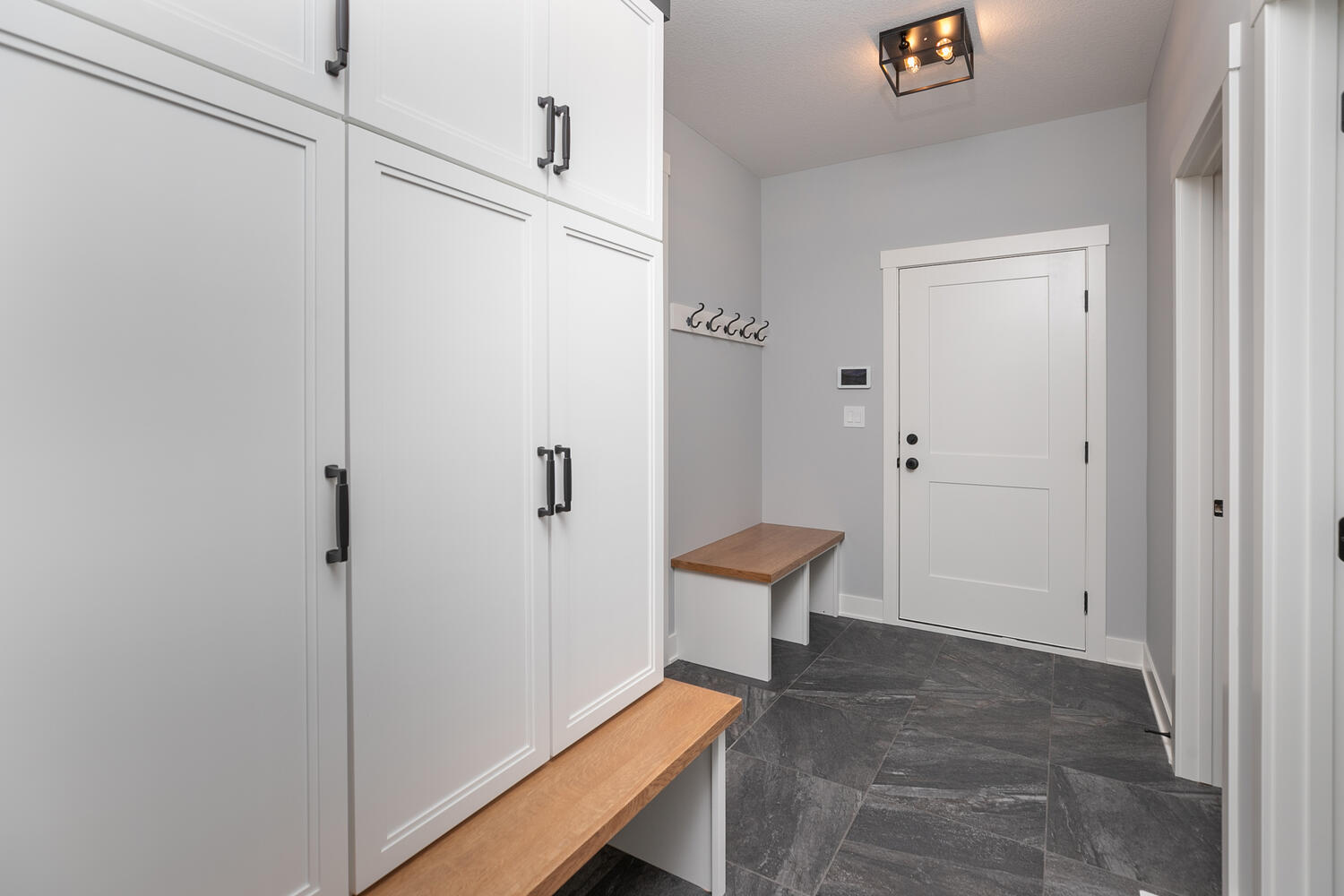 5352-Millie-Rd-SW-Rochester-MN-large-022-018-Mudroom-1500x1000-72dpi