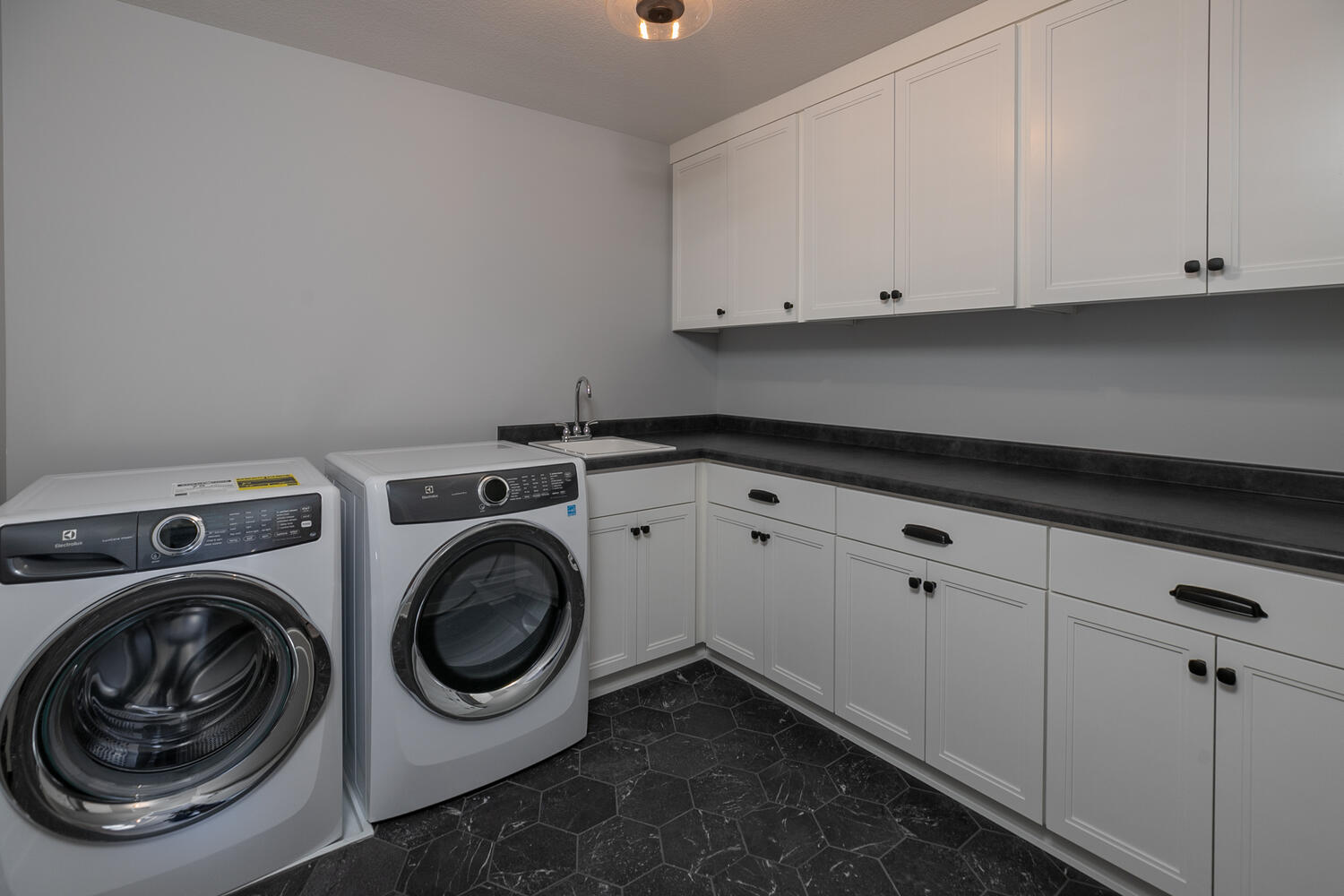 5352-Millie-Rd-SW-Rochester-MN-large-036-023-Laundry-1500x1000-72dpi