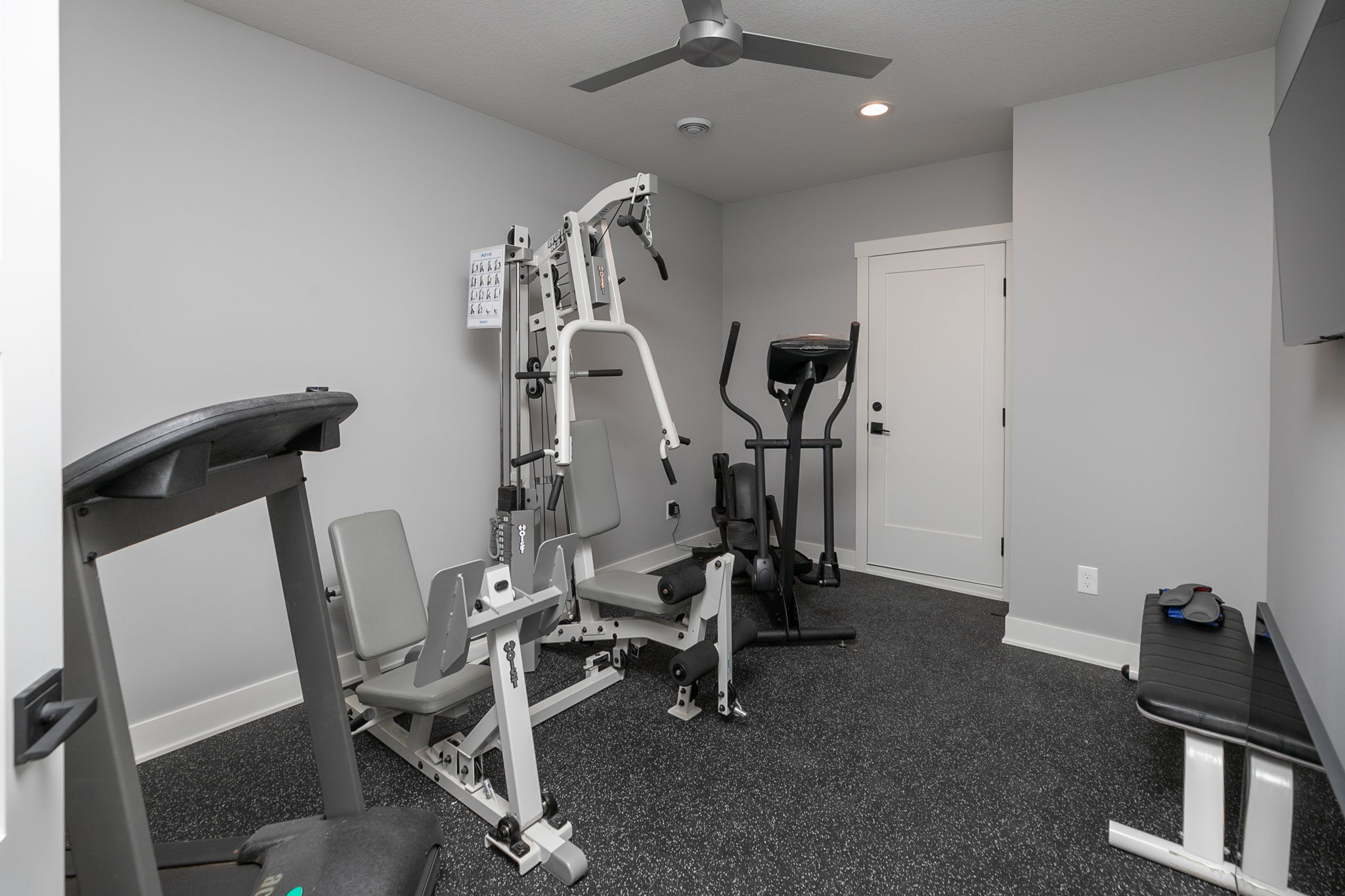 32-web-or-mls-32-Exercise-Room